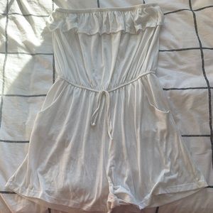 adorable white romper!!